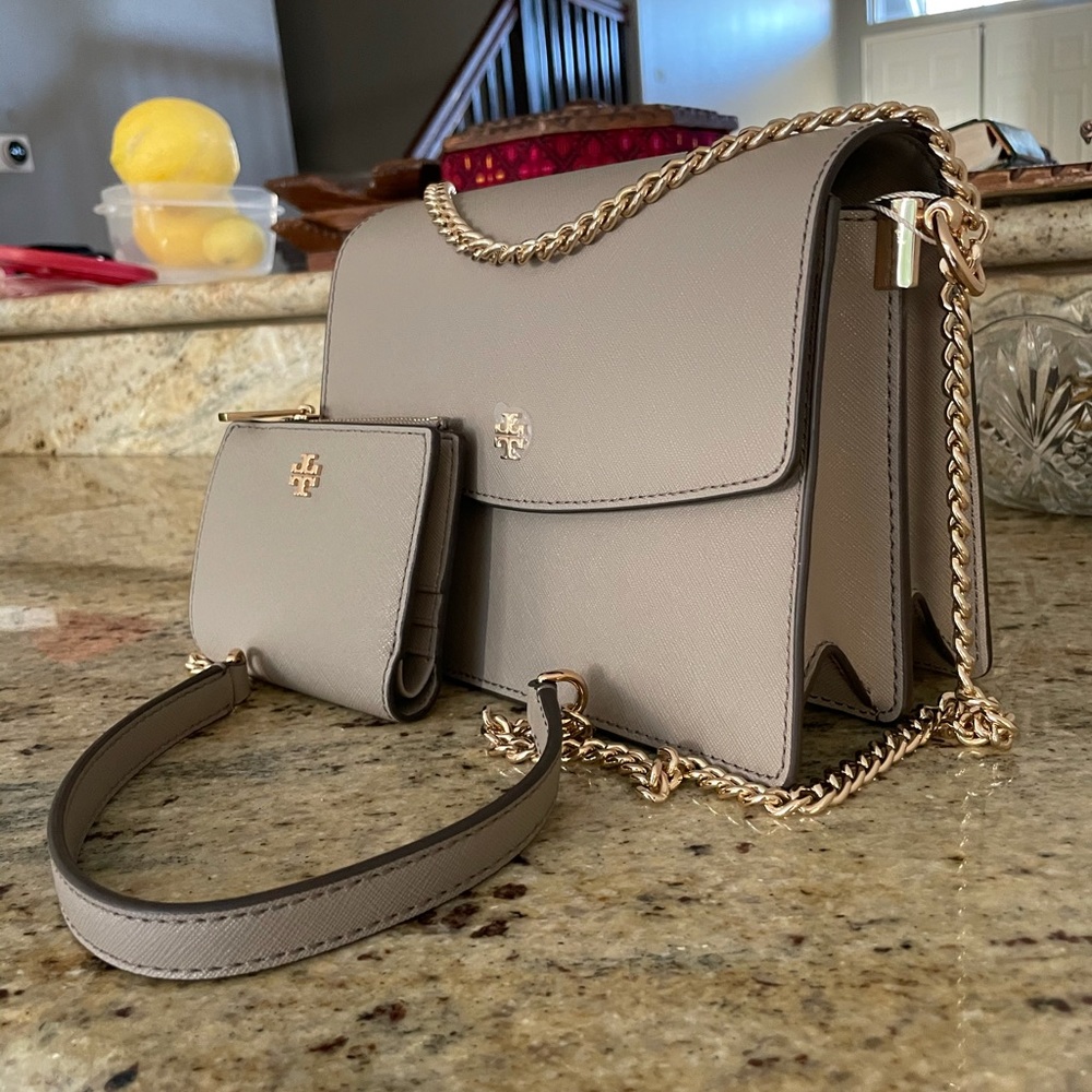New Tory Burch set ๐ - Picture 2 of 13